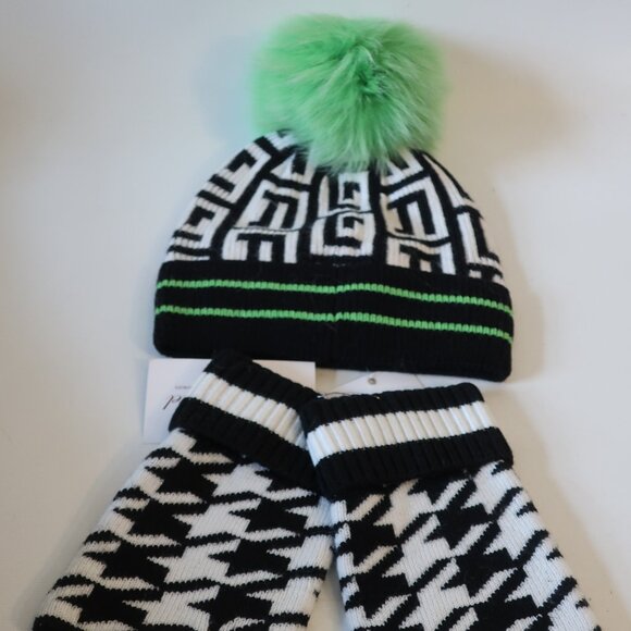 NWT Bloomingdale's Black White 2Pc Fox Pompom Beanie Hat Fingerless Gloves OS - Picture 3 of 5